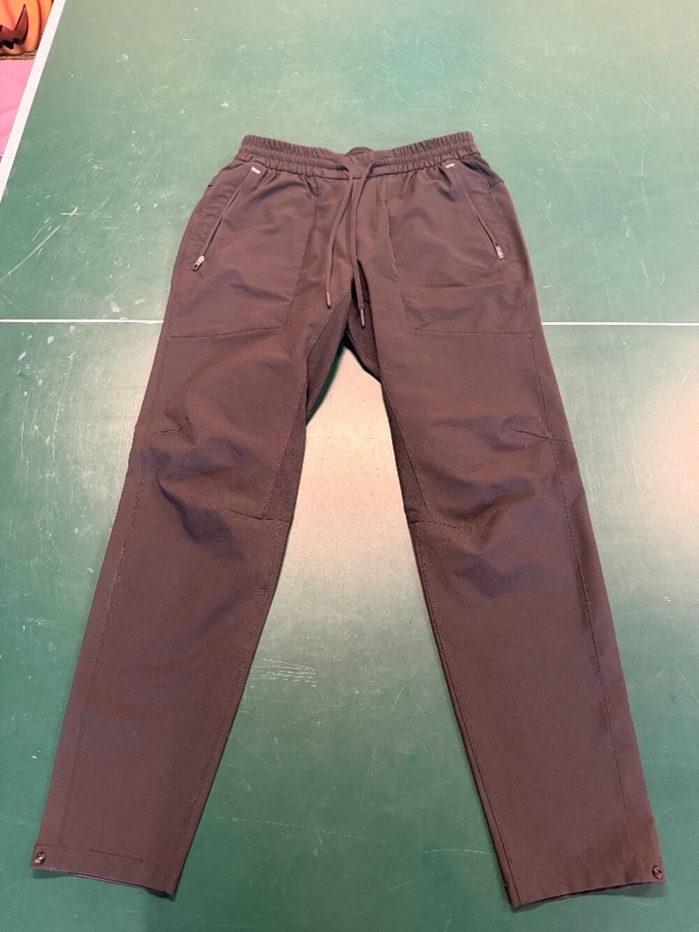 Lululemon Men’s Black Technical Mesh-Panel Snap-Hem Pants Estimated M